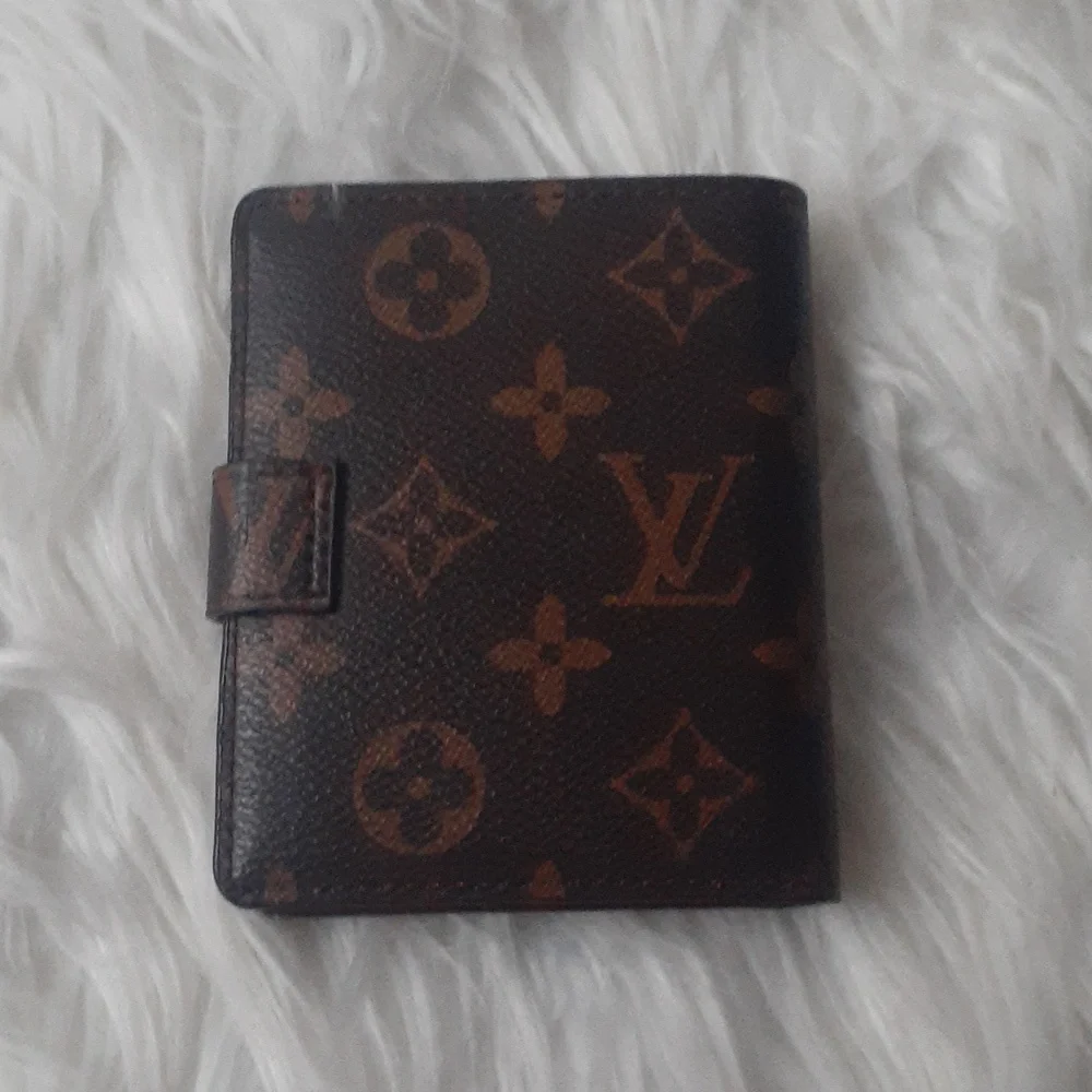 Louis Vuitton Iconic Brown Monogram Wallet w/Box & Dust Bag - Picture 7 of 15